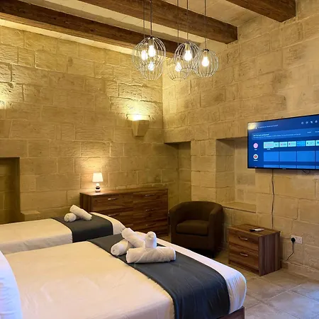 Carmena W/pool&jacuz Byarcocollection Bur Marrad