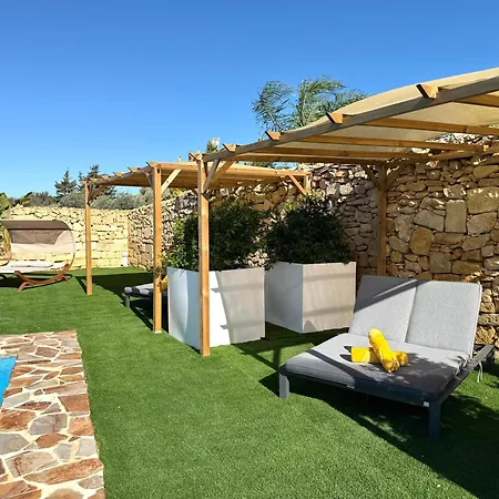 Carmena W/pool&jacuz Byarcocollection